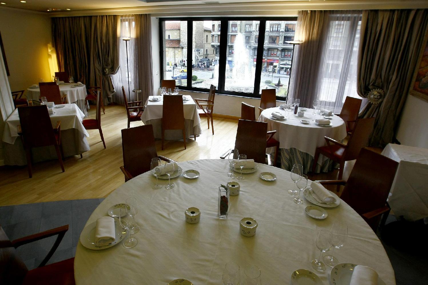 Occidental Leon Alfonso V酒店 餐厅 照片